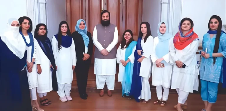 YOUTH PARLIAMENT DELEGATION MEETING WITH HONORABLE GOVERNOR OF PUNJAB MUHAMMAD BALIGH UR REHMAN
